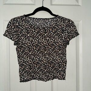 American eagle cheetah print short sleeve top in size XS
